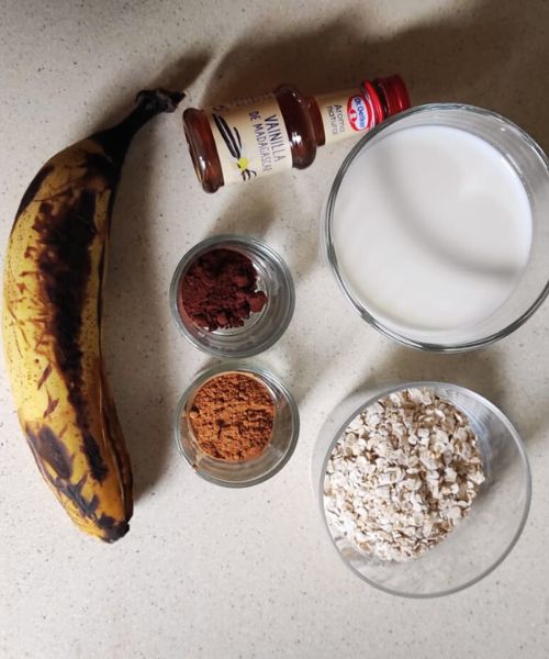 ingredientes para el batido de platano y avena