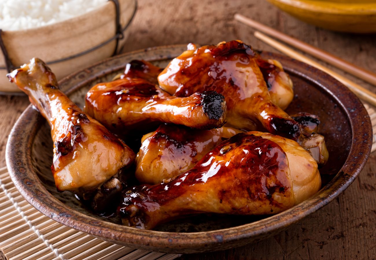 Pollo al ajillo, la receta de la abuela que no puedes perderte