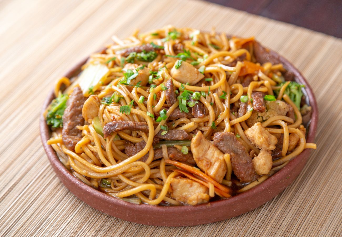 receta de Yakisoba casero, receta tradicional de fideos o tallarines japoneses